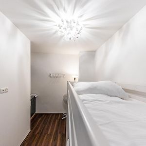 Kleine Kamer met Twee Aparte Bedden